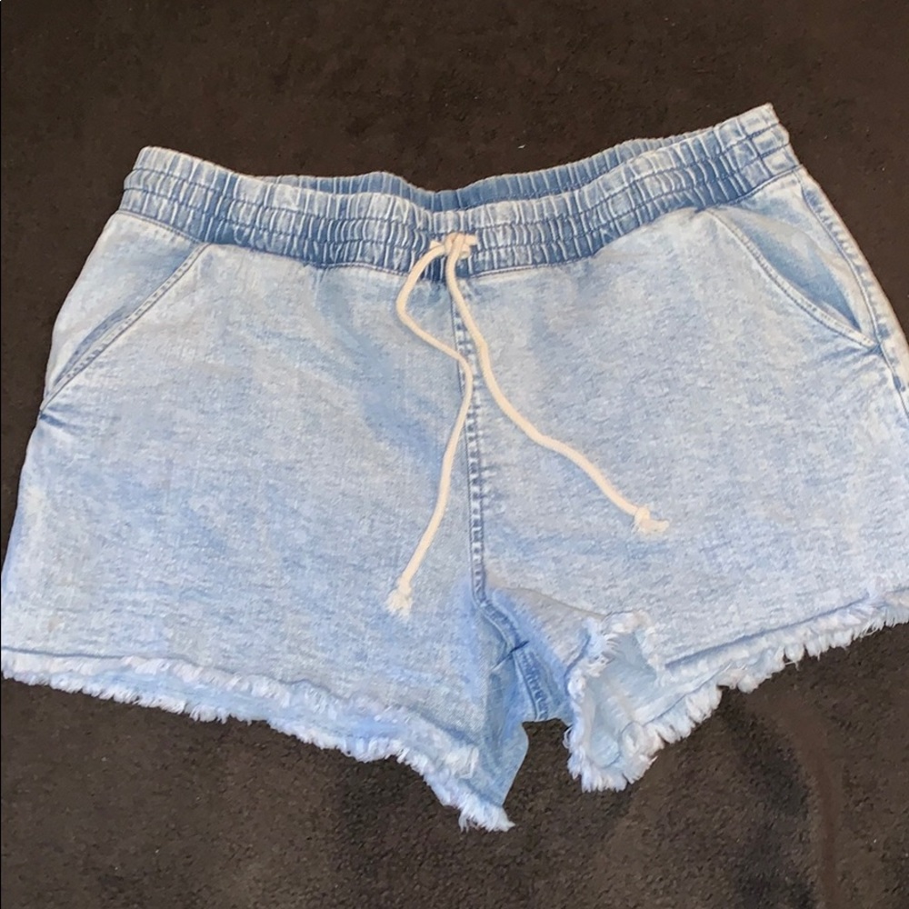 The cutest light denim shorts!!